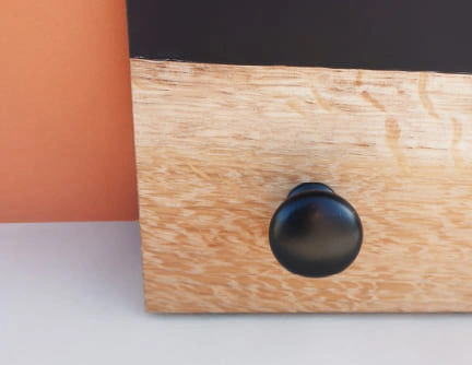 Porte-manteaux chêne et résine noir elementti